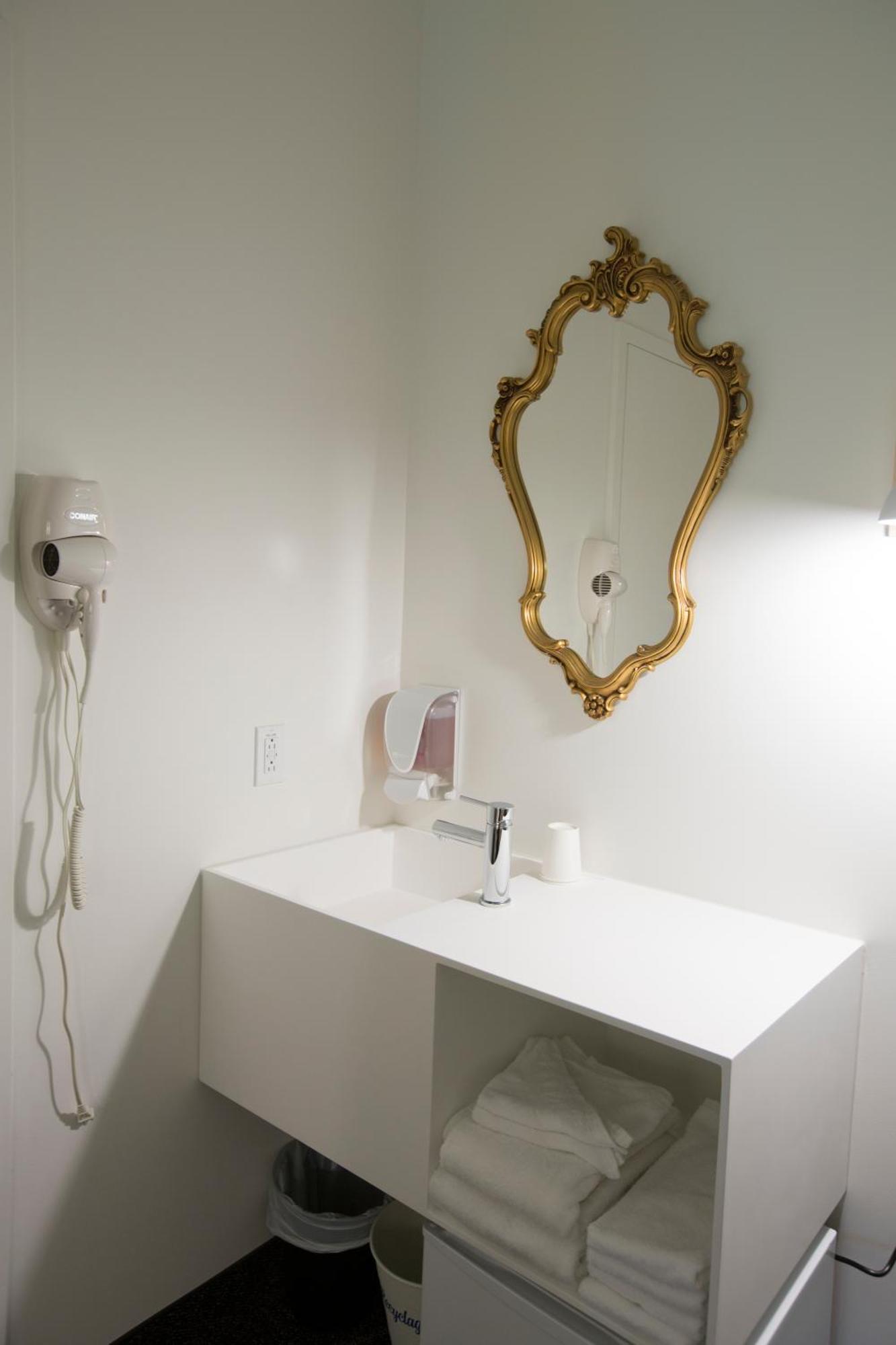 Le Saint-Creme Hotel อัลมา ภายนอก รูปภาพ